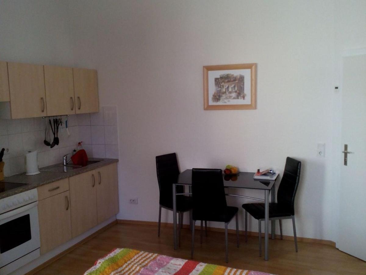 Hostel Im Medizinerviertel Halle  Room photo